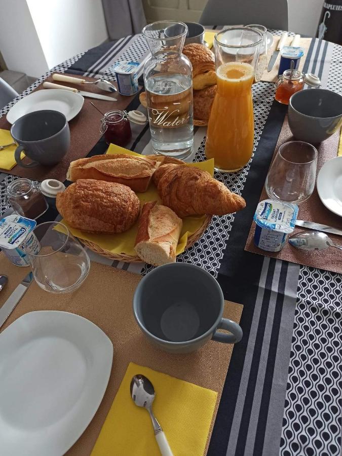 Les Muches Bed & Breakfast Bouzincourt ภายนอก รูปภาพ