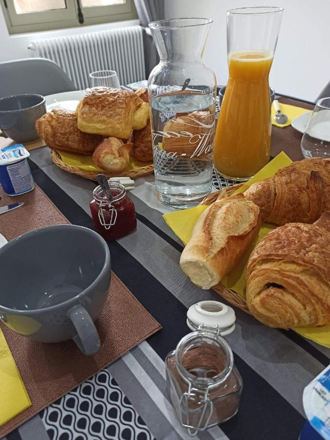 Les Muches Bed & Breakfast Bouzincourt ภายนอก รูปภาพ